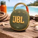 JBL Clip 5 - A Tiny Speaker That Actually Fits Real Life 6 JBL Clip 5