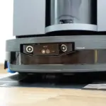 A quick hands-on look at the first robot vacuum in Asian featuring a high-pressure water spray nozzle